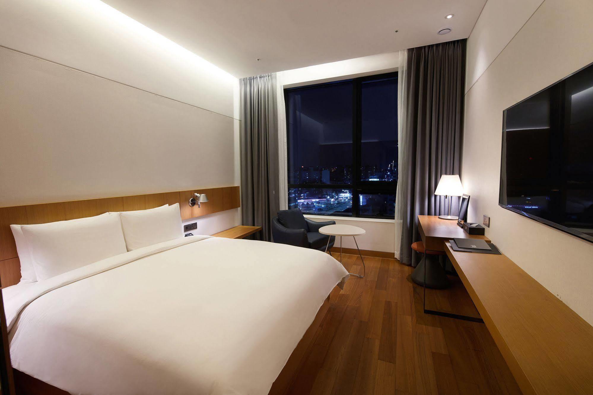 Standard Hotel Сеул Экстерьер фото