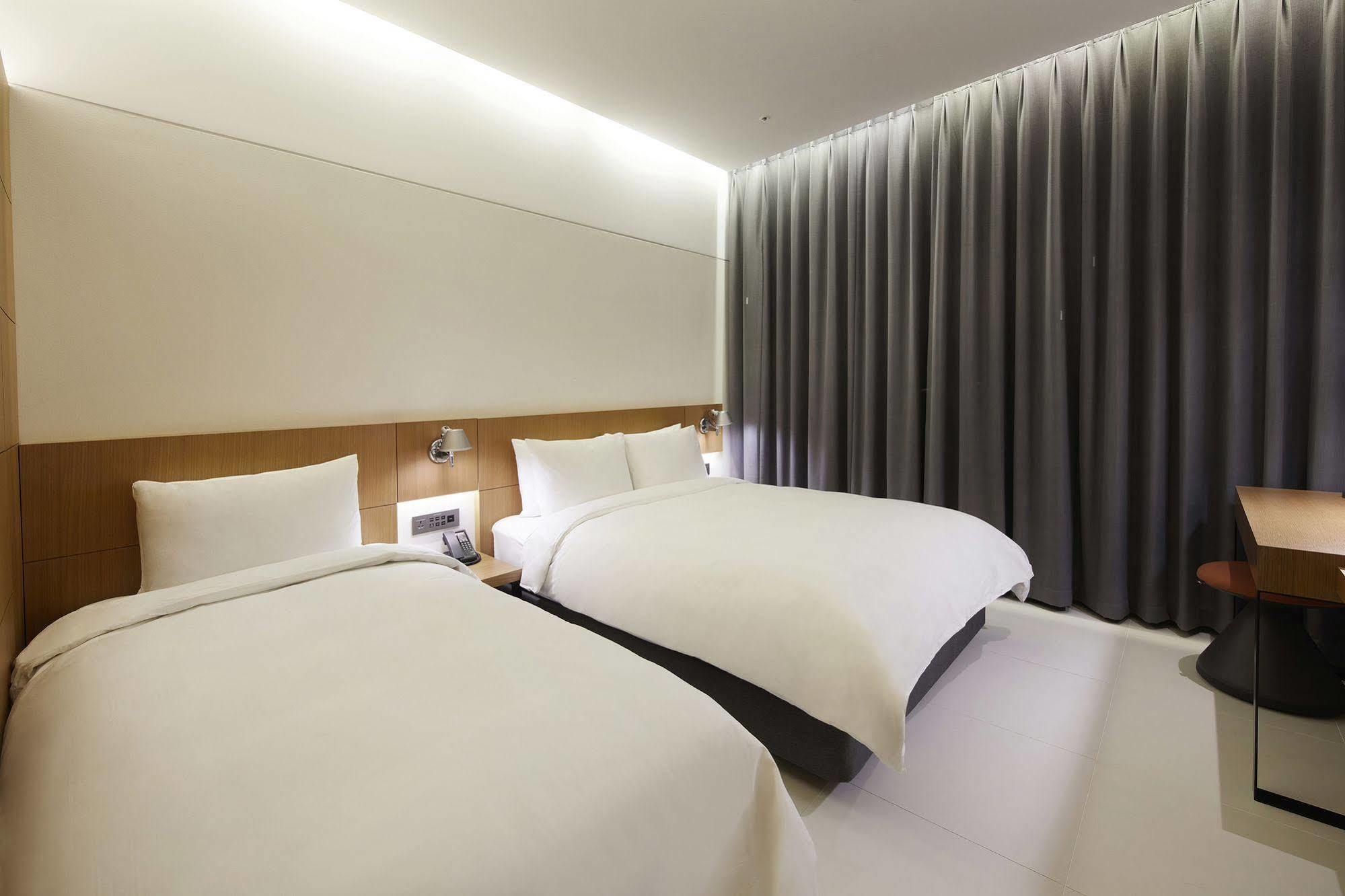 Standard Hotel Сеул Экстерьер фото