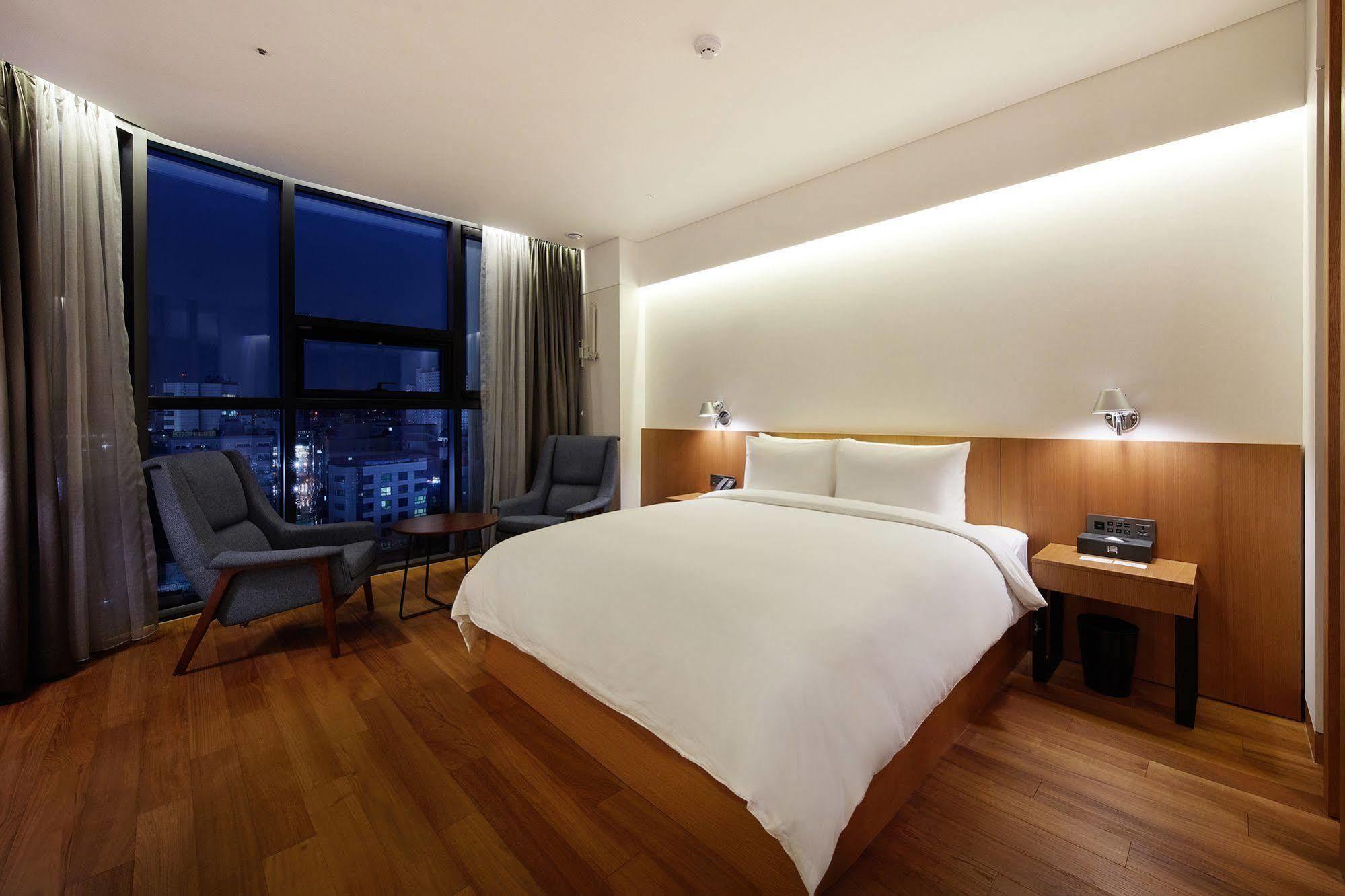 Standard Hotel Сеул Экстерьер фото