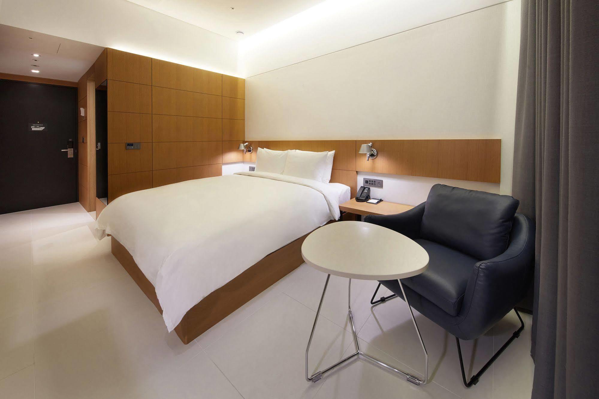 Standard Hotel Сеул Экстерьер фото